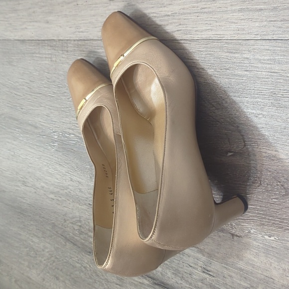 St. John Made in Italy Shoes - Picture 2 of 9